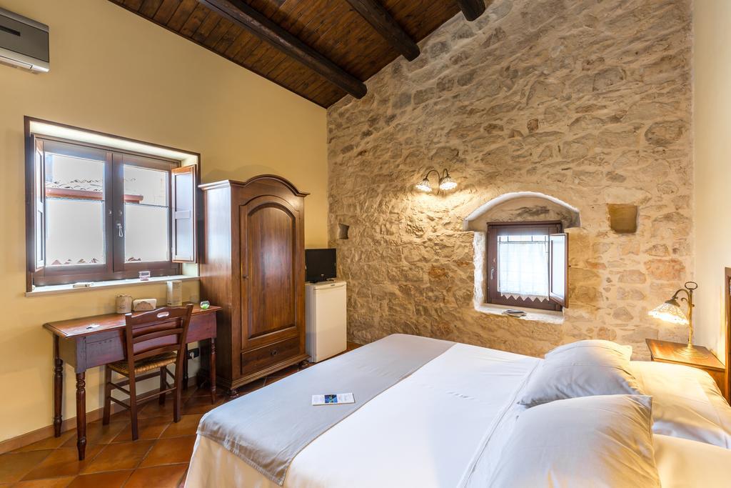 סנטה קרוצ'ה קמרינה La Muraglia Residenza Turistica Rurale מראה חיצוני תמונה